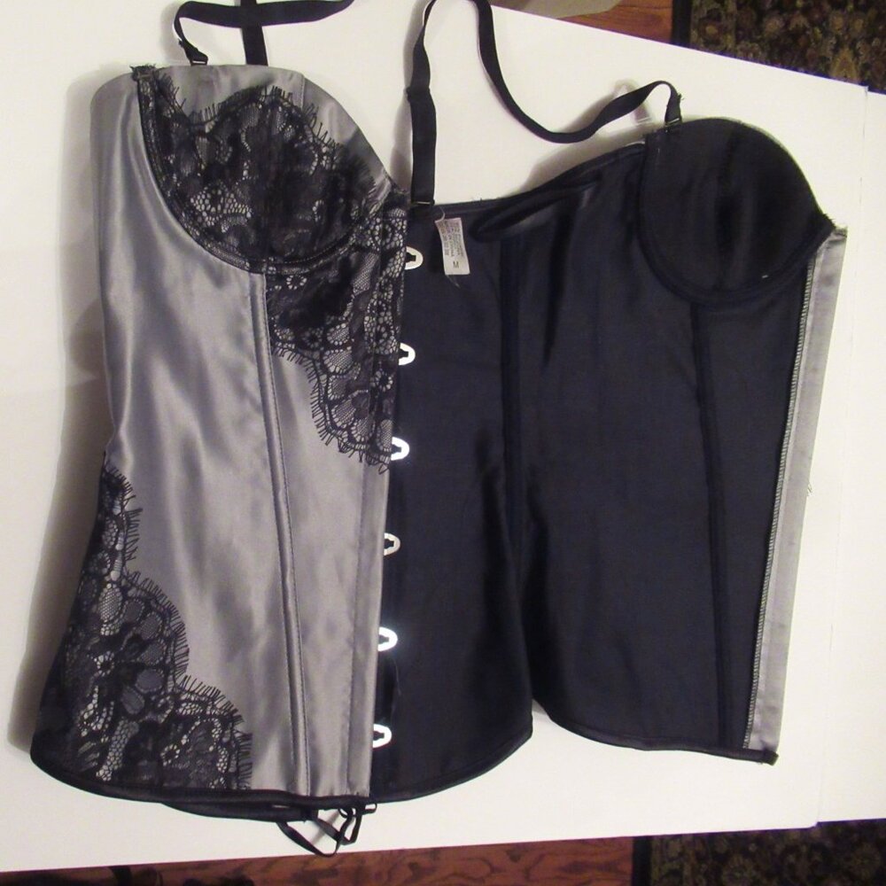 Stunning Silver Corset with Black Eyelash Lace Embellishments Overbust - Picture 14 of 14